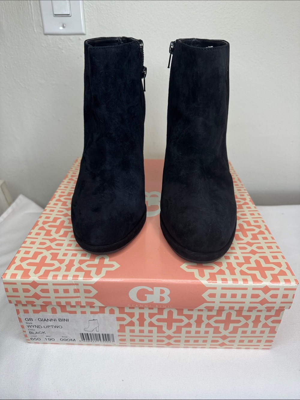 Gianni Bini Black Suede Ankle Booties 4” Heels. Never worn. Sz 9.